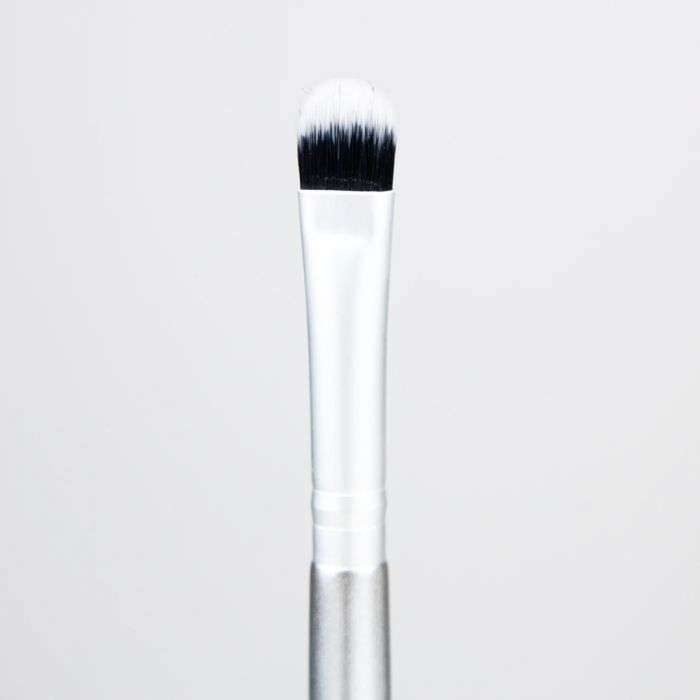 THE BALM Flat Eyeshadow Brush